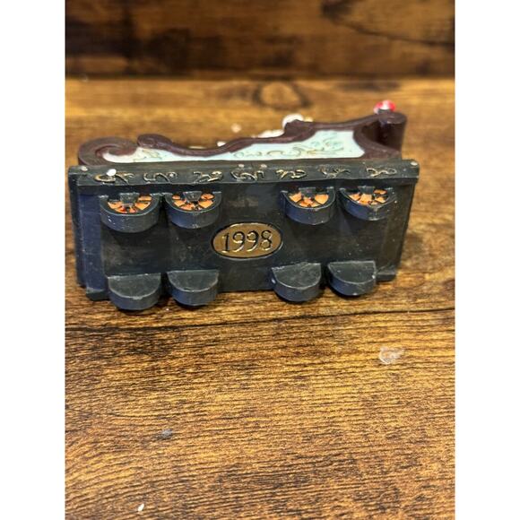 1998 JC Penney Home Towne Express with Original Box - Santa’s Gift Sleigh - Picture 5 of 7